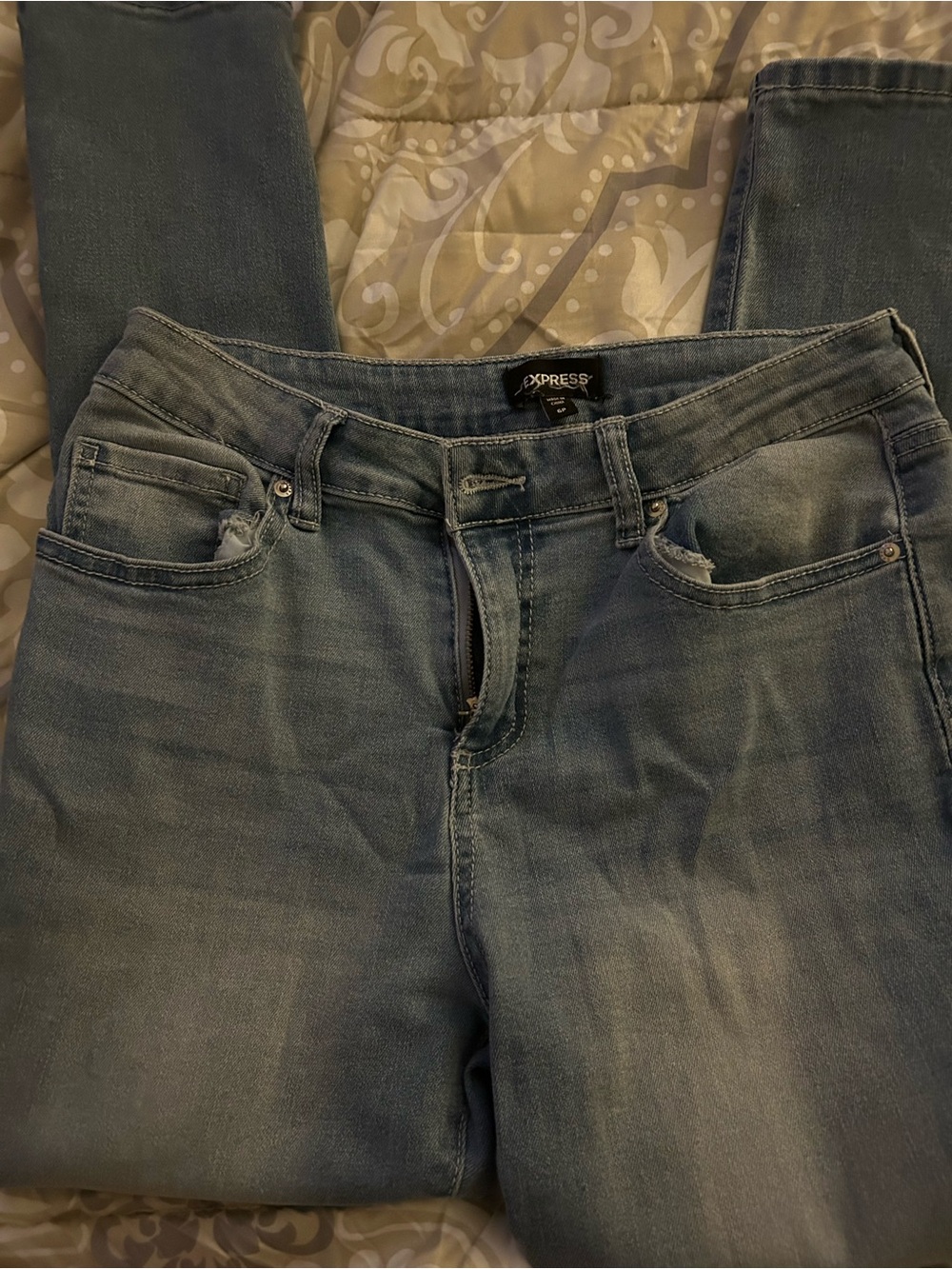 Express Women's Medium Wash Ankle Crop Jeans